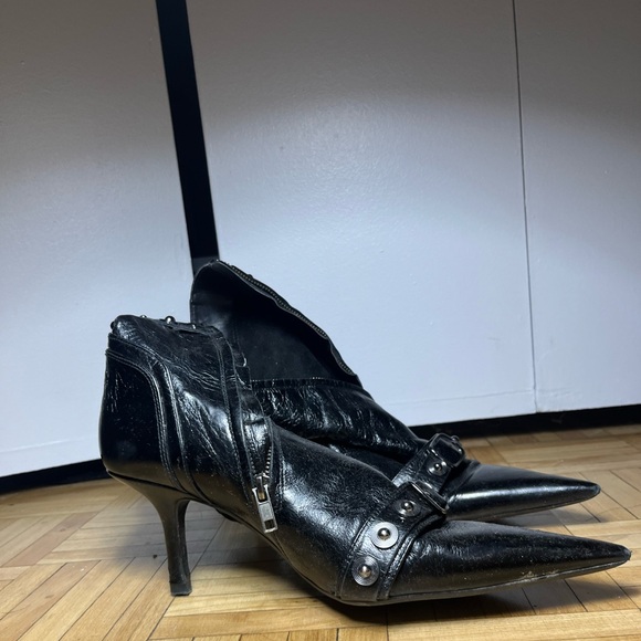 Zara Heels/ Heeled Boots (wore 5 times) black LEATHER trendy look Made in Spain - Picture 2 of 5